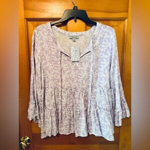 NWT, Floral Lavender & white flowy Blouse, Medium
